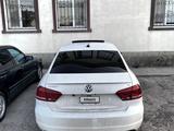 Volkswagen Passat 2013 года за 4 400 000 тг. в Атырау – фото 4