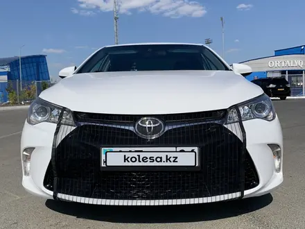 Toyota Camry 2015 года за 9 000 000 тг. в Атырау – фото 7