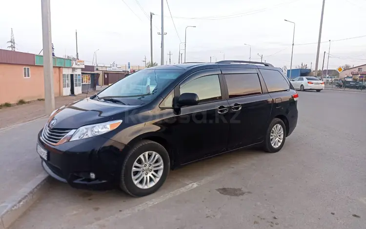 Toyota Sienna 2011 годаfor11 600 000 тг. в Атырау