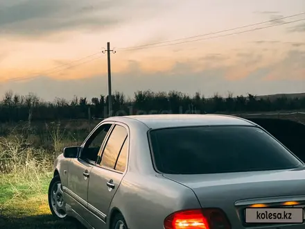 Mercedes-Benz E 320 1998 года за 5 300 000 тг. в Кызылорда – фото 2