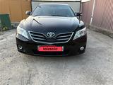 Toyota Camry 2010 года за 5 800 000 тг. в Атырау