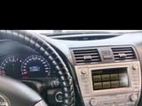 Toyota Camry 2010 года за 5 800 000 тг. в Атырау – фото 5