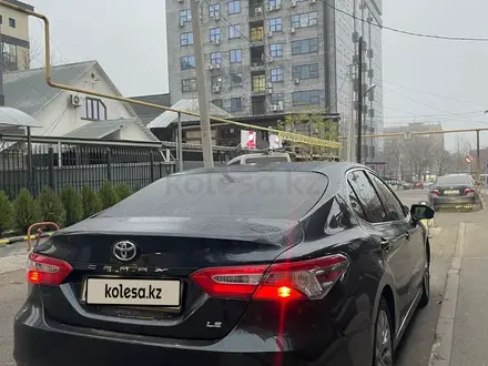 Toyota Camry 2017 года за 11 555 000 тг. в Астана – фото 5