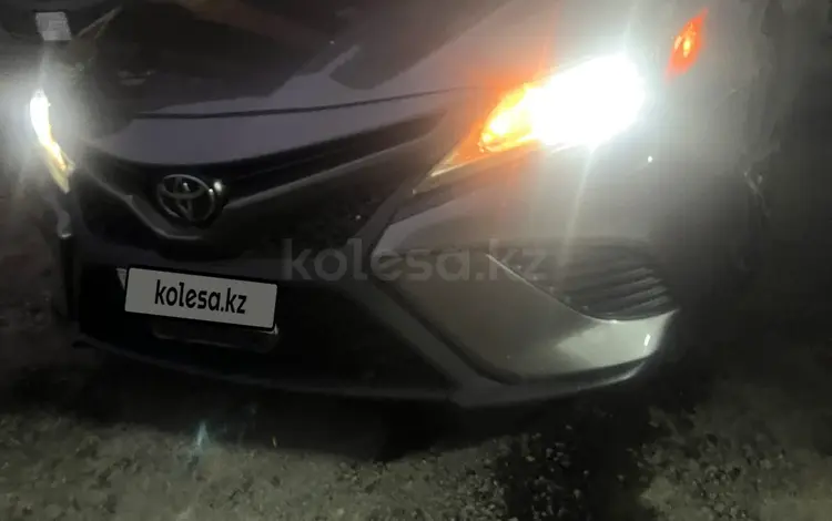 Toyota Camry 2018 года за 8 200 000 тг. в Актобе