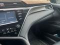 Toyota Camry 2018 года за 8 200 000 тг. в Актобе – фото 7