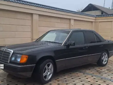 Mercedes-Benz E 200 1991 года за 1 900 000 тг. в Шымкент – фото 3