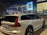 Volvo V60 2021 года за 24 500 000 тг. в Алматы – фото 4