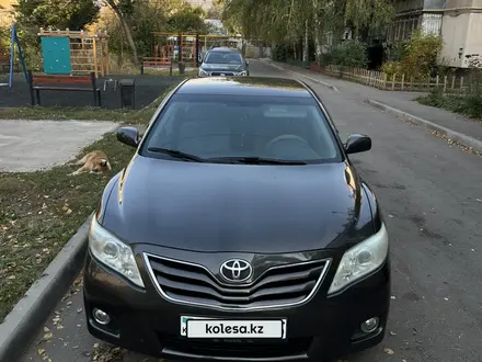 Toyota Camry 2010 года за 7 100 000 тг. в Алматы – фото 2