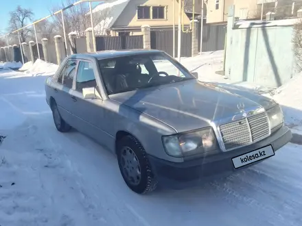 Mercedes-Benz E 260 1991 года за 900 000 тг. в Алматы – фото 4