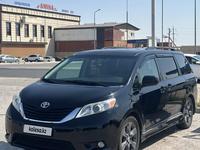 Toyota Sienna 2014 года за 13 000 000 тг. в Актау