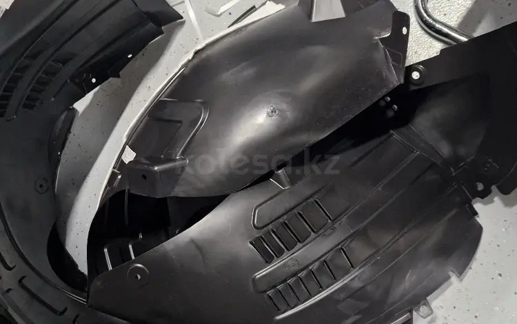 Подкрылки за 15 000 тг. в Астана