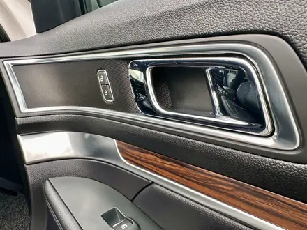 Ford Explorer 2018 года за 14 400 000 тг. в Алматы – фото 11