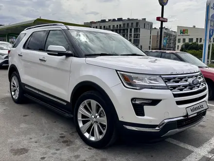 Ford Explorer 2018 года за 14 400 000 тг. в Алматы – фото 2