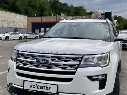 Ford Explorer 2018 года за 14 400 000 тг. в Алматы – фото 3