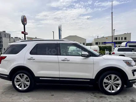 Ford Explorer 2018 года за 14 400 000 тг. в Алматы – фото 4