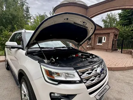 Ford Explorer 2018 года за 14 400 000 тг. в Алматы – фото 43