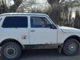 ВАЗ (Lada) Lada 2121 1999 года за 750 000 тг. в Кызылорда – фото 3