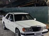 Mercedes-Benz E 220 1993 года за 1 500 000 тг. в Сарканд – фото 2