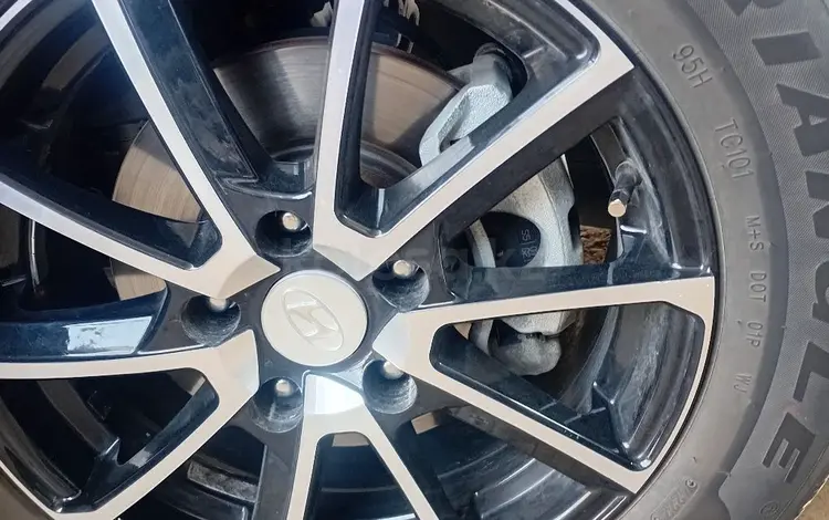 Диски с резиной на 16 или обмен на 17 за 250 000 тг. в Алматы