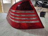 ЗАДНИЙ ФОНАРЬ ФОНАРИ W220 W204 W209 W638 W639 за 40 000 тг. в Астана