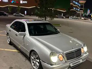 Mercedes-Benz E 55 AMG