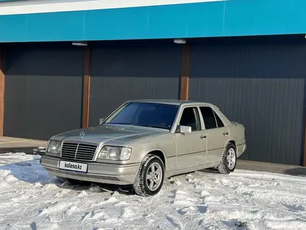 Mercedes-Benz E 280 1993 года за 2 150 000 тг. в Алматы – фото 4