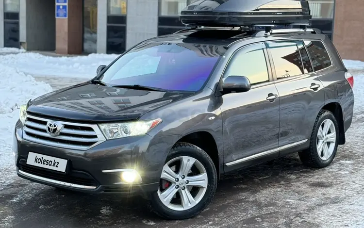 Toyota Highlander 2011 годаfor13 800 000 тг. в Астана