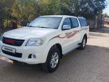 Toyota Hilux 2013 года за 10 000 000 тг. в Актобе – фото 2
