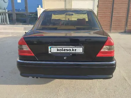 Mercedes-Benz C 280 1994 года за 2 600 000 тг. в Актау – фото 4