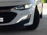 Chevrolet Malibu 2019 года за 7 300 000 тг. в Шымкент – фото 3