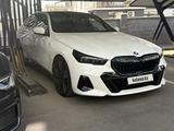 BMW 520 2024 года за 32 000 000 тг. в Алматы – фото 3