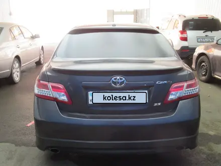 Toyota Camry 2010 года за 4 558 950 тг. в Актобе – фото 2