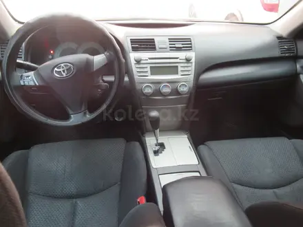 Toyota Camry 2010 года за 4 558 950 тг. в Актобе – фото 9