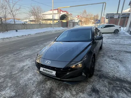 Hyundai Elantra 2022 года за 9 800 000 тг. в Алматы