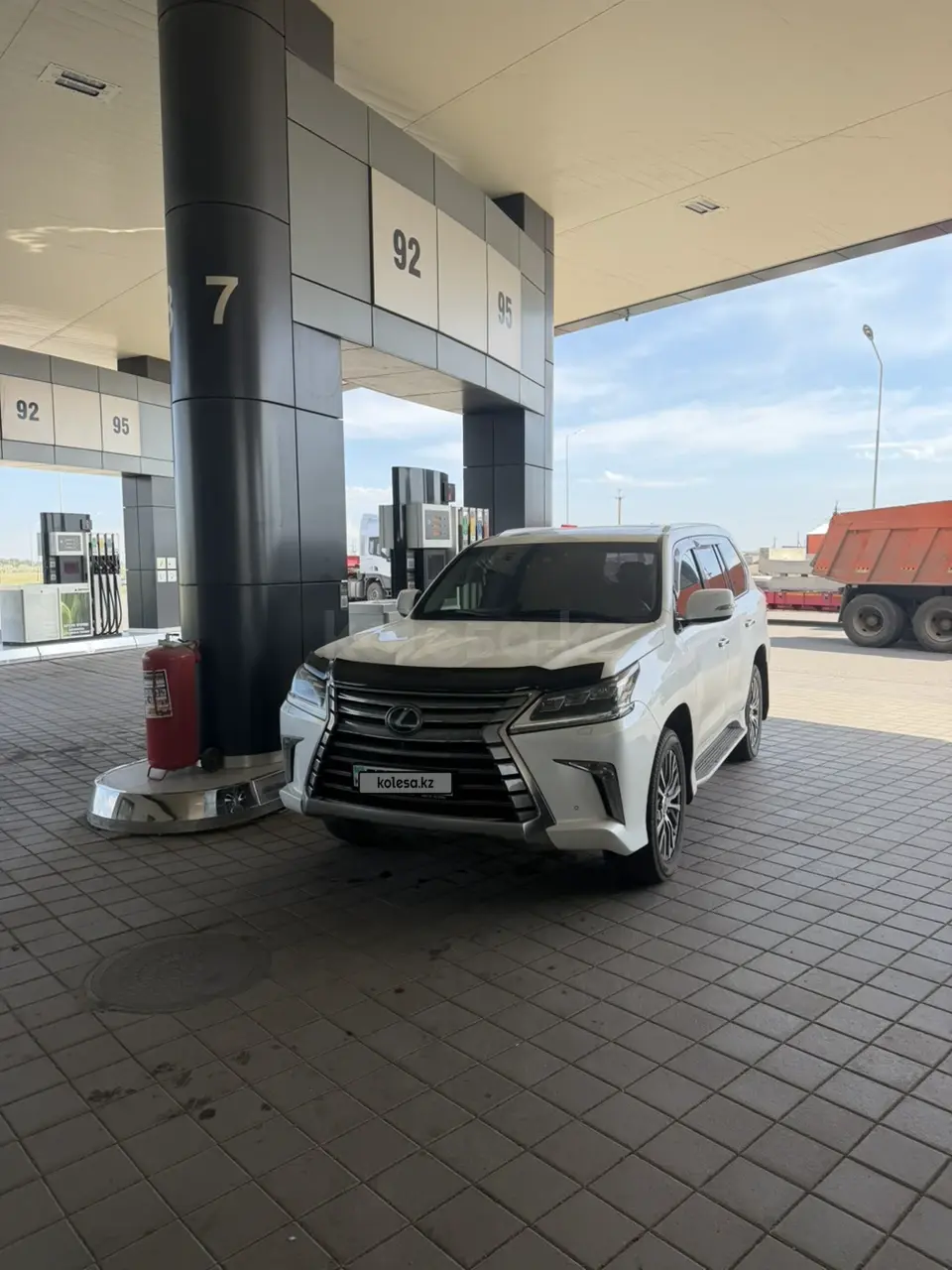 Лексус LX, 2017