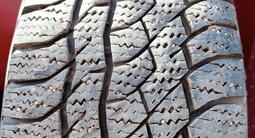 Комплект зимних шин на 17 за 95 000 тг. в Караганда