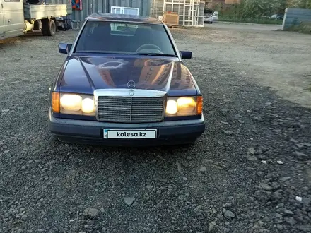 Mercedes-Benz E 200 1991 года за 1 300 000 тг. в Астана