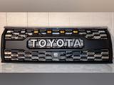 Решетка радиатора в стиле TRD с ДХО на Toyota Prado 150 за 60 000 тг. в Алматы – фото 2