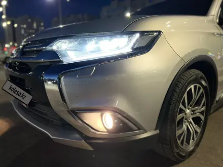 Mitsubishi Outlander 2015 года за 10 250 000 тг. в Астана