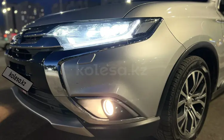 Mitsubishi Outlander 2015 года за 9 900 000 тг. в Астана