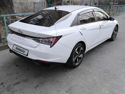 Hyundai Elantra 2023 года за 11 000 000 тг. в Алматы – фото 4