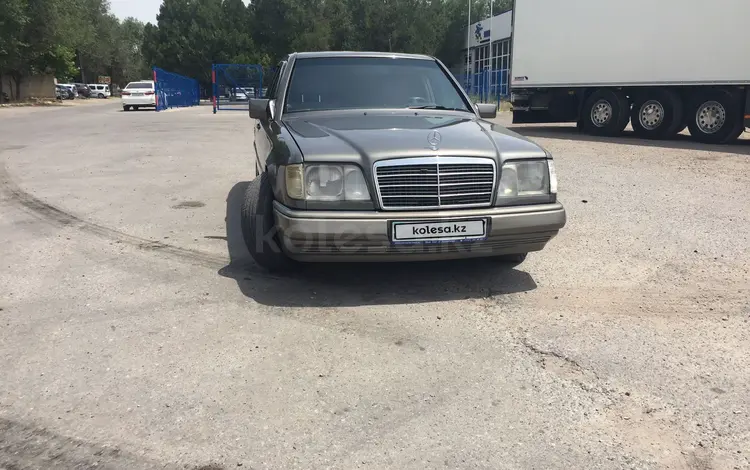 Mercedes-Benz E 220 1994 года за 3 500 000 тг. в Шымкент