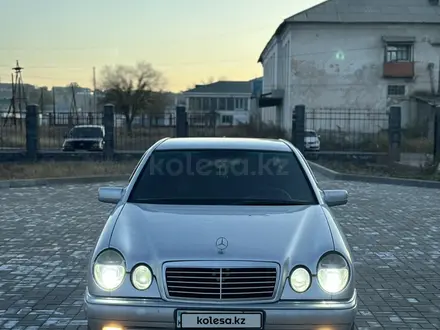 Mercedes-Benz E 230 1995 года за 2 900 000 тг. в Талдыкорган