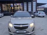 Chevrolet Cruze 2013 года за 3 000 000 тг. в Шымкент – фото 2