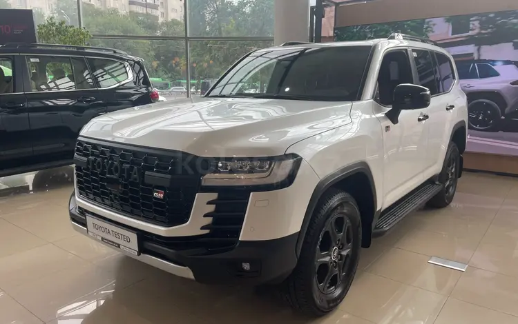 Toyota Land Cruiser GR Sport 2025 года за 61 900 000 тг. в Алматы