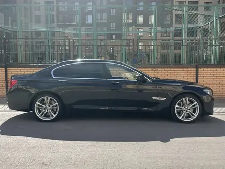 BMW 750 2012 года за 12 000 000 тг. в Астана – фото 4