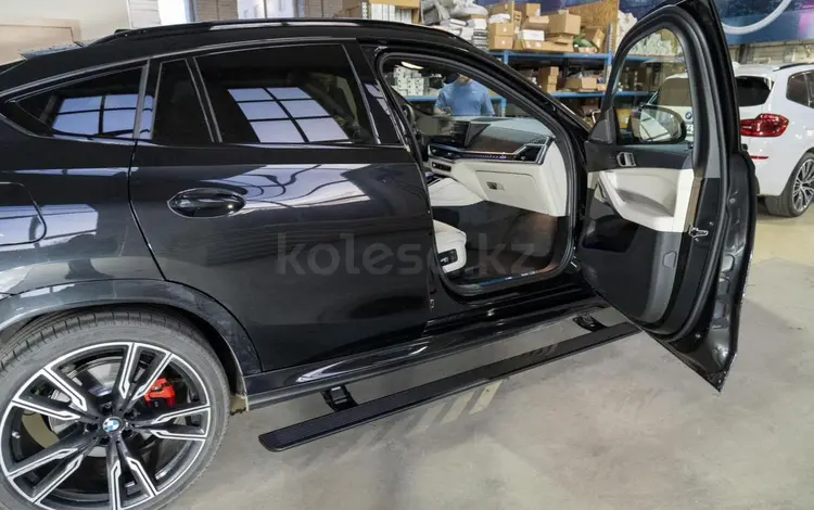 Электрические выдвижные пороги BMW X6 G06 за 490 000 тг. в Алматы
