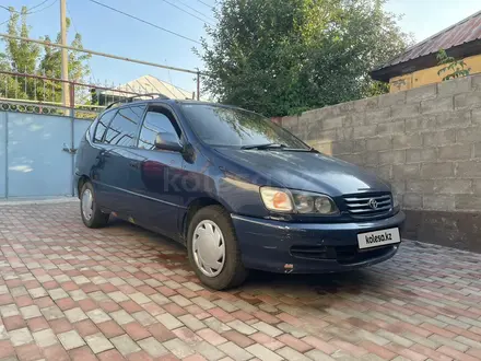 Toyota Ipsum 1996 года за 2 750 000 тг. в Алматы