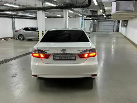 Toyota Camry 2015 года за 11 800 000 тг. в Актау – фото 4