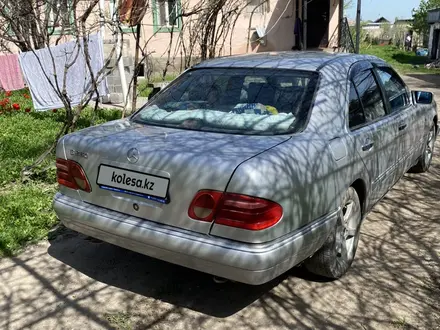 Mercedes-Benz E 280 1996 года за 2 500 000 тг. в Есик – фото 3